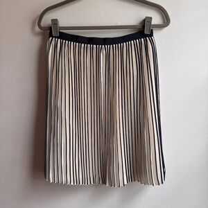 J.Crew Women's Sunburst Navy and Cream Skirt Size 2 Style A0633